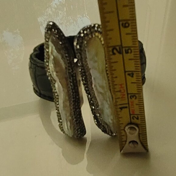 VINTAGE .925 STERLING SILVER LEATHER BAND PEARL CUFF BRACELET - Picture 11 of 14